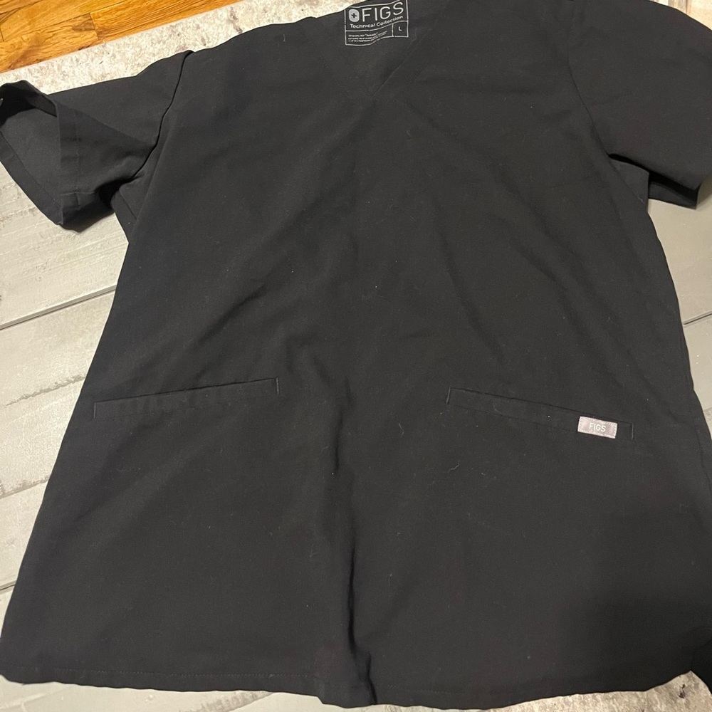 FIGS SCRUBS L TWO POCKET SCRUB TOP